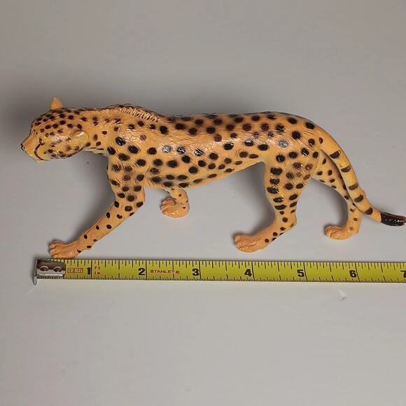 Lot of 7 AAA Animal Figures Lion, 2 Tiger , Leopard, 2 Buffalo, Panther Safari - Picture 7 of 16
